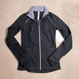 NWT Lululemon Light Weight Zip Up Jacket w/Reflective LOGO/Material
